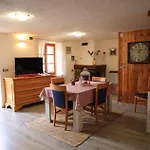 Maison Chez Les Roset Apartament